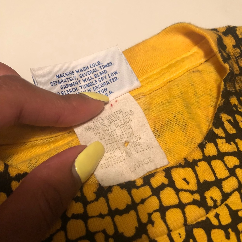 Vintage Sport Tee 🐆 - Picture 4 of 6
